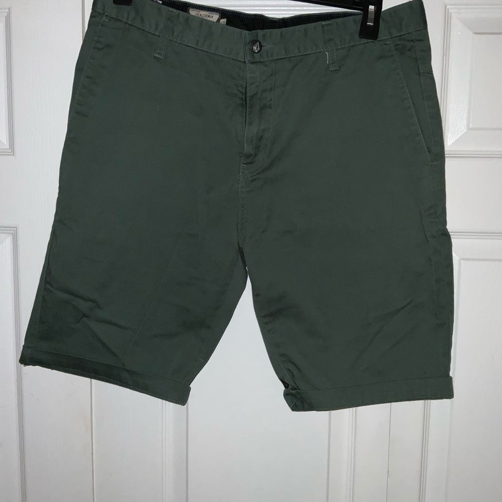 skater shorts